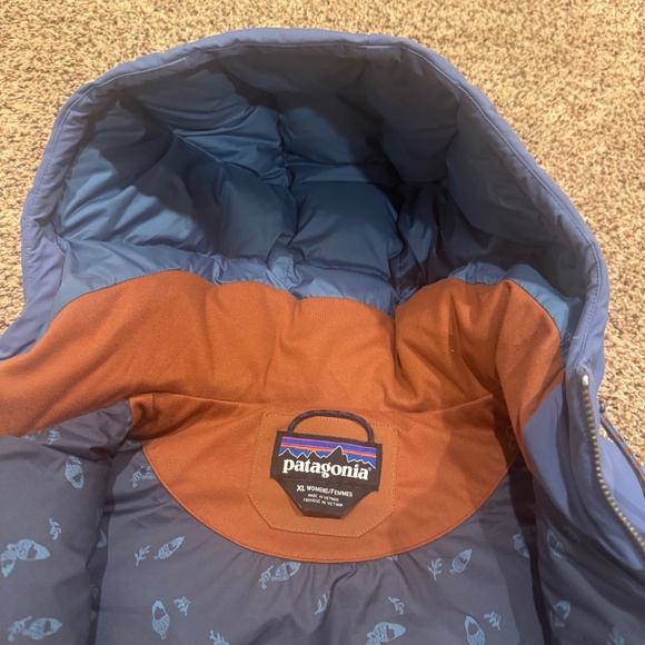 Women’s Patagonia Hooded Bivy Down Vest - Picture 3 of 5